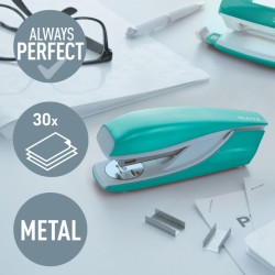 Zszywacz średni metalowy Leitz WOW, turkusowy, 10 lat gwarancji, 30 kartek