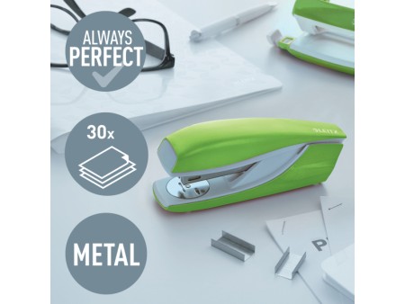 Zszywacz średni metalowy Leitz WOW, zielony, 10 lat gwarancji, 30 kartek