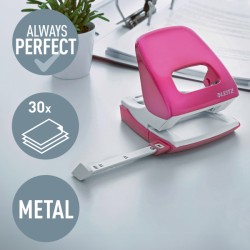 Dziurkacz duży metalowy Leitz WOW, różowy, 10 lat gwarancji, 30 kartek