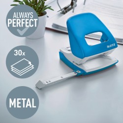 Dziurkacz duży metalowy Leitz WOW, niebieski, 10 lat gwarancji, 30 kartek